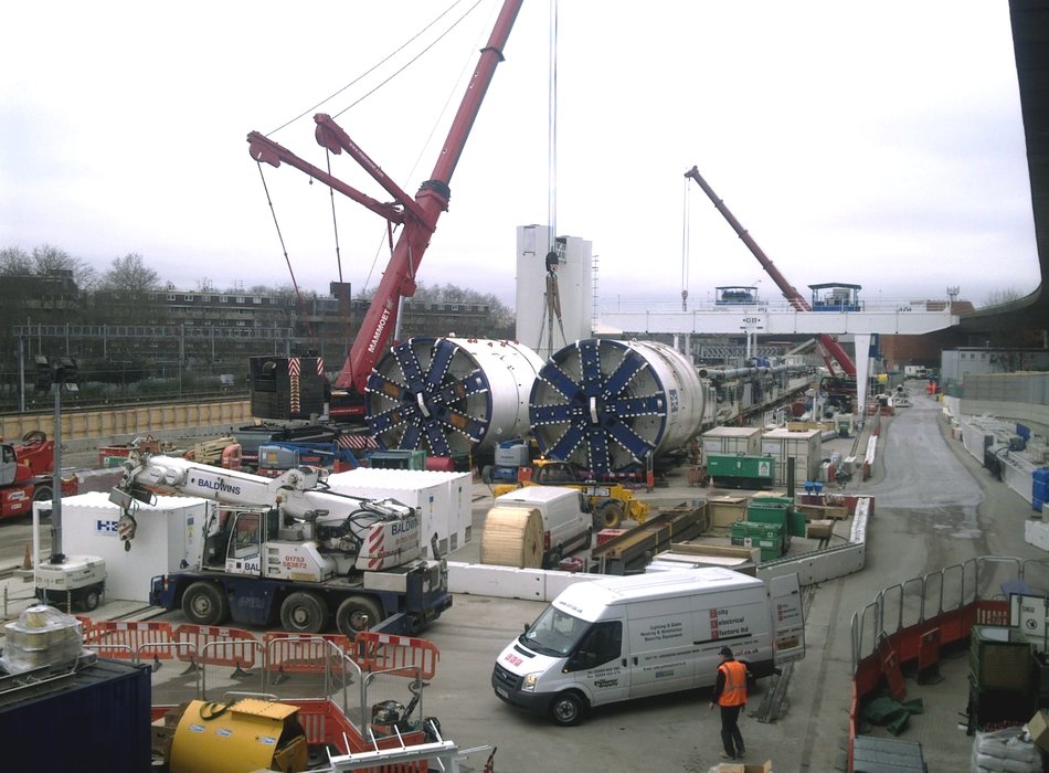 Paving the way through London’s soft core  Conveyor drives for rapid transit tunnel construction in central London